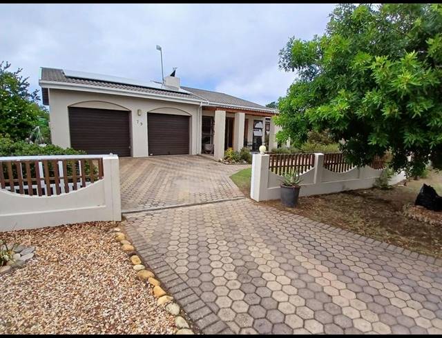 3 BEDROOM HOUSE FOR SALE IN STILBAAI-WES
